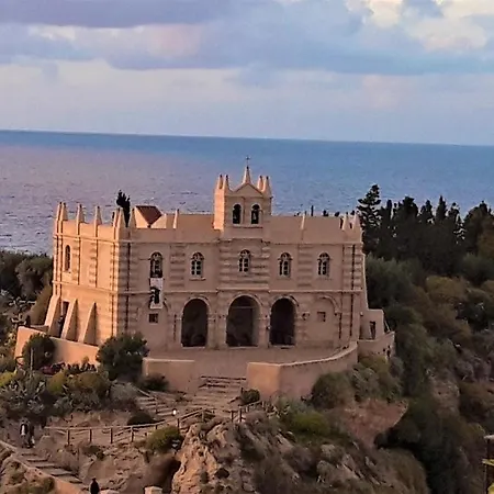Alojamento de Acomodação e Pequeno-almoço Residenza Angelina Tropea